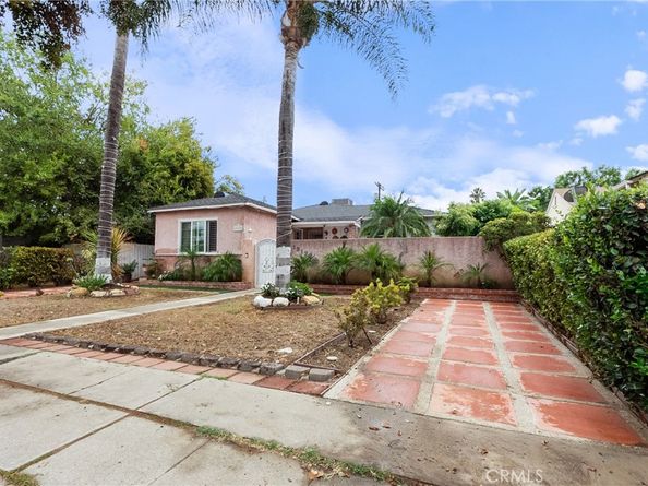 19122 Vanowen St, Reseda CA 91335