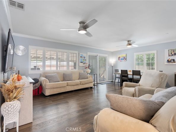 19122 Vanowen St, Reseda CA 91335