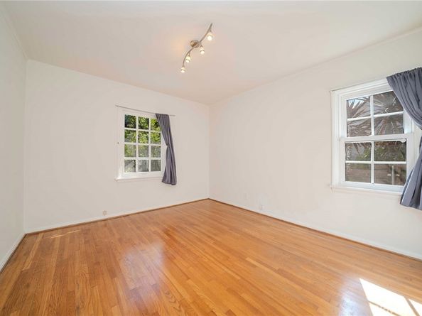 433 S Bundy Drive, Los Angeles CA 90049