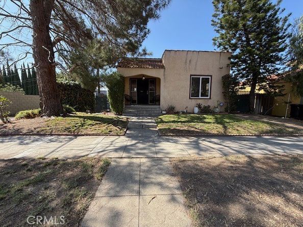 217 N Bel Aire Avenue, Burbank CA 91501