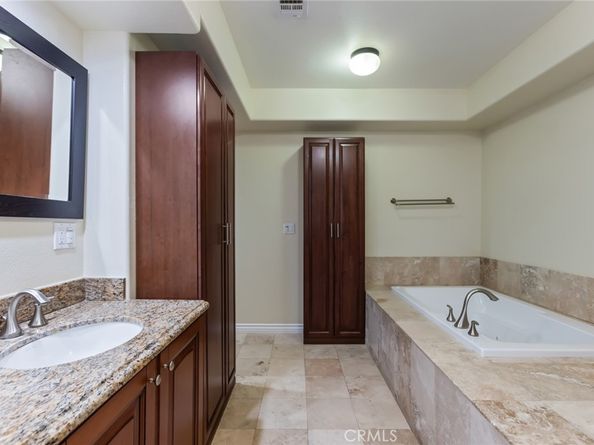 5305 Bellingham Avenue 103, Valley Village CA 91607