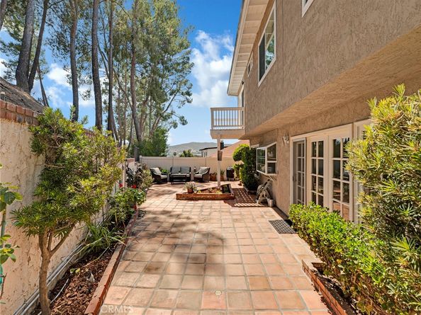 28702 Eagleton Street, Agoura Hills CA 91301