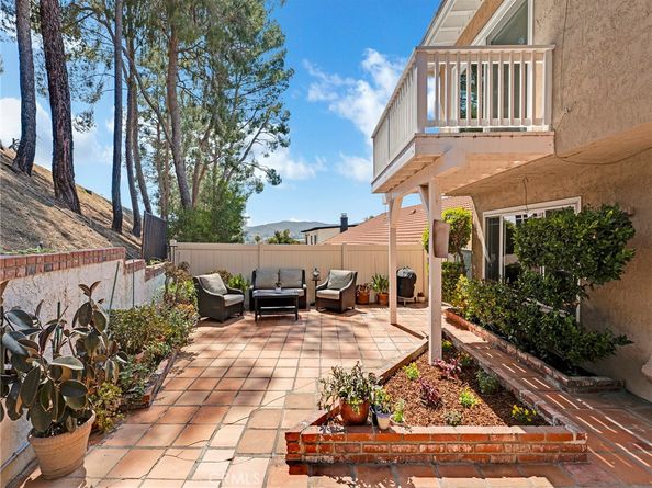 28702 Eagleton Street, Agoura Hills CA 91301