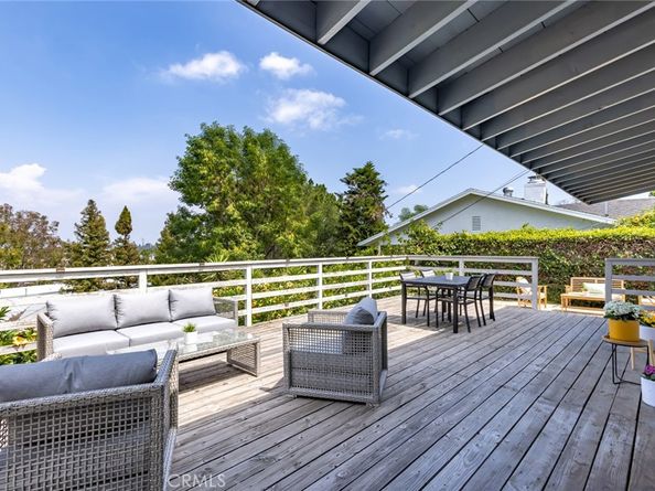 22253 Del Valle Street, Woodland Hills CA 91364