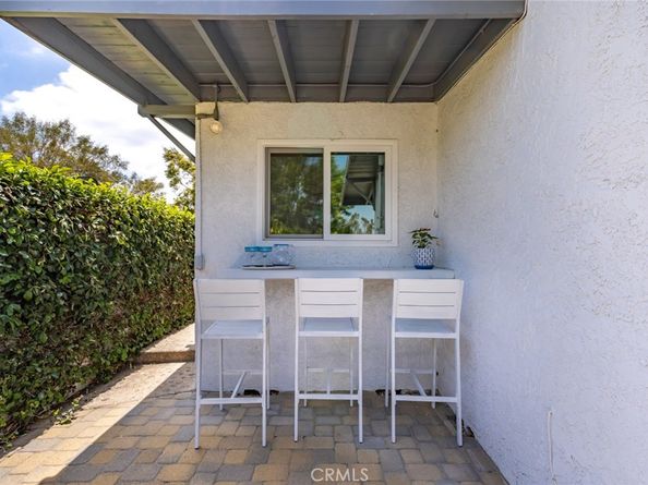 22253 Del Valle Street, Woodland Hills CA 91364