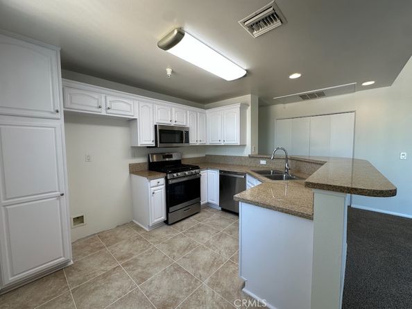 7551 Jordan Avenue 405, Canoga Park CA 91303