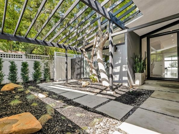 2712 N Beverly Glen Boulevard, Los Angeles CA 90077