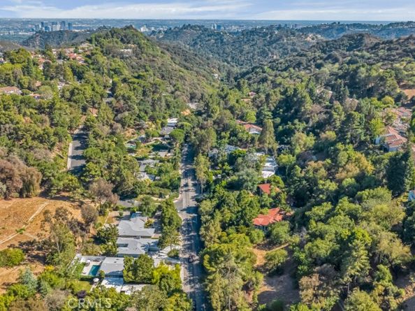 2712 N Beverly Glen Boulevard, Los Angeles CA 90077