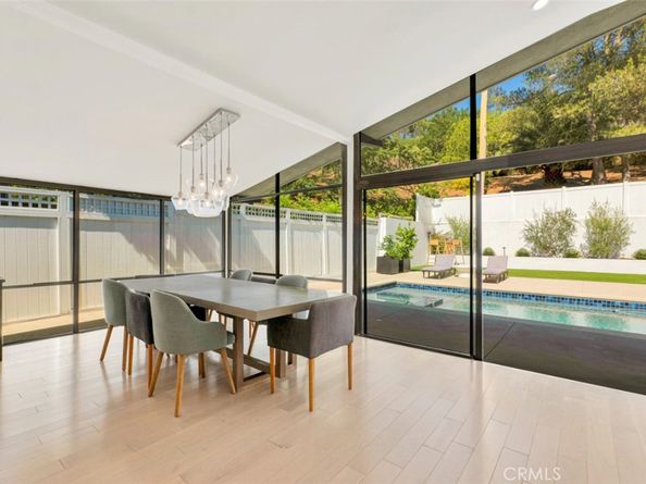 2712 N Beverly Glen Boulevard, Los Angeles CA 90077