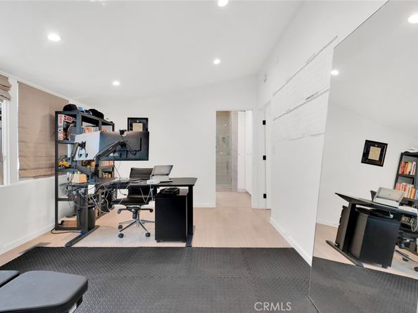 2712 N Beverly Glen Boulevard, Los Angeles CA 90077