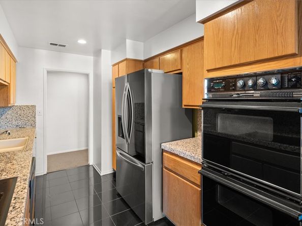 647 Wilcox Avenue 2G, Los Angeles CA 90004