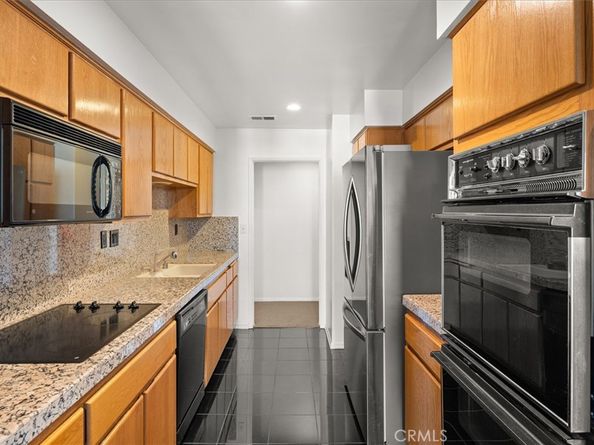 647 Wilcox Avenue 2G, Los Angeles CA 90004