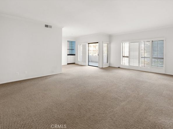 647 Wilcox Avenue 2G, Los Angeles CA 90004