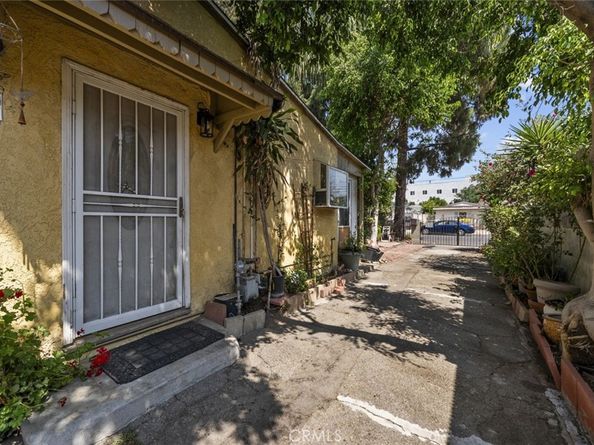 11744 Welby Way, North Hollywood CA 91606