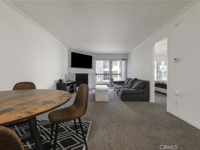 21450 Burbank Boulevard 203, Woodland Hills CA 91367