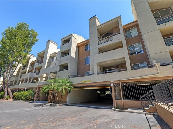 21450 Burbank Boulevard 203, Woodland Hills CA 91367