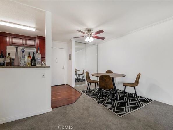 21450 Burbank Boulevard 203, Woodland Hills CA 91367