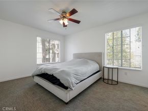 21450 Burbank Boulevard 203, Woodland Hills CA 91367