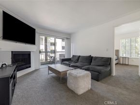 21450 Burbank Boulevard 203, Woodland Hills CA 91367