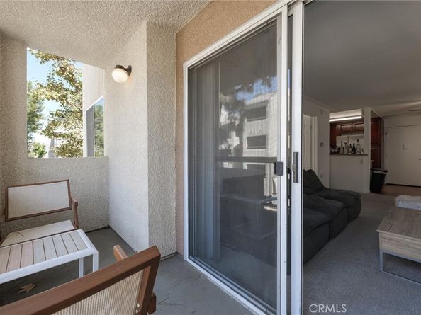 21450 Burbank Boulevard 203, Woodland Hills CA 91367