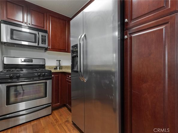 21450 Burbank Boulevard 203, Woodland Hills CA 91367