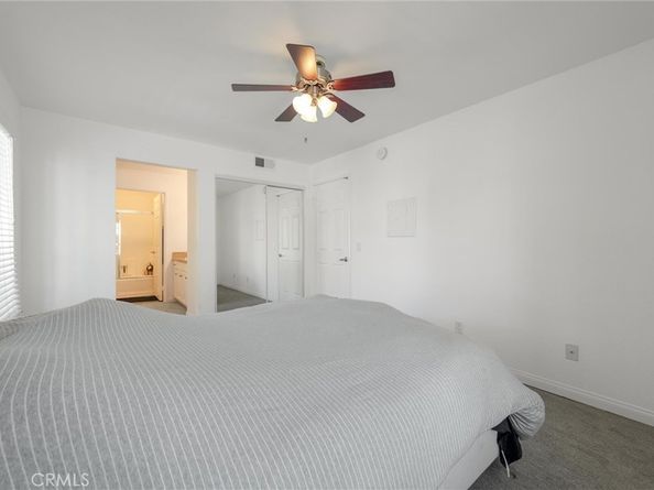 21450 Burbank Boulevard 203, Woodland Hills CA 91367