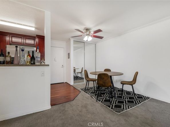 21450 Burbank Boulevard 203, Woodland Hills CA 91367