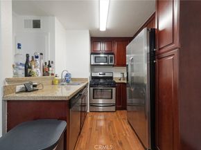 21450 Burbank Boulevard 203, Woodland Hills CA 91367