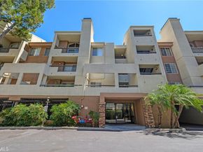 21450 Burbank Boulevard 203, Woodland Hills CA 91367