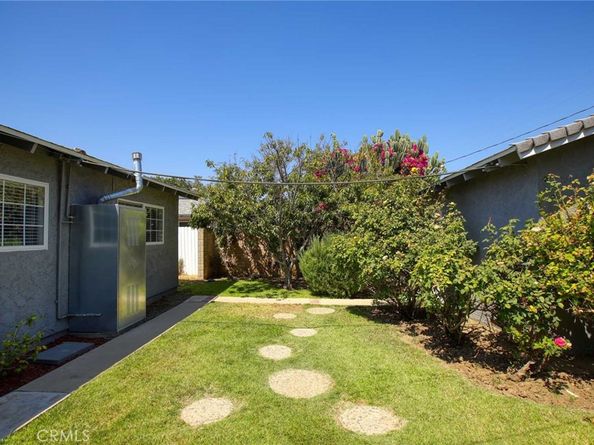 7816 Shoup Avenue, West Hills CA 91304