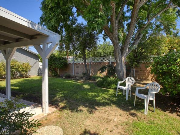 7816 Shoup Avenue, West Hills CA 91304