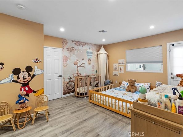 5907 Oakdale Avenue, Woodland Hills CA 91367
