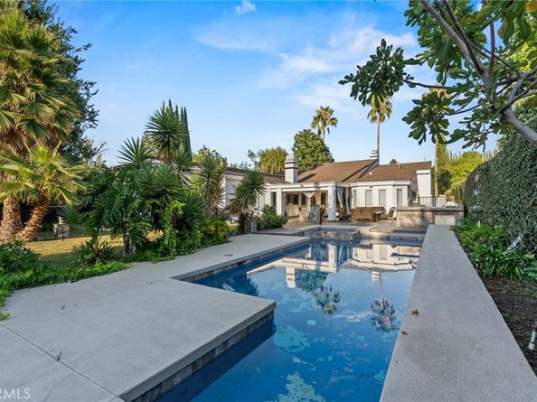 5907 Oakdale Avenue, Woodland Hills CA 91367