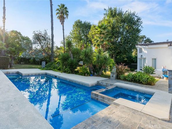 5907 Oakdale Avenue, Woodland Hills CA 91367