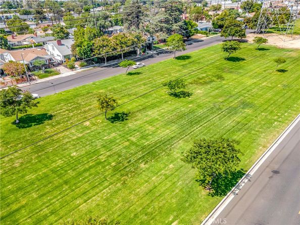 1302 N Whitnall, Burbank CA 91505