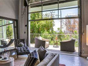 1152 N La Cienega Boulevard 203, West Hollywood CA 90069