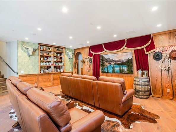 6451 Chesebro Road, Agoura Hills CA 91301