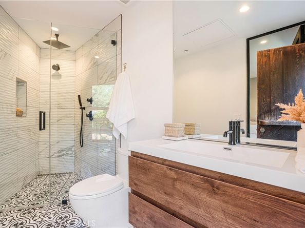 6451 Chesebro Road, Agoura Hills CA 91301