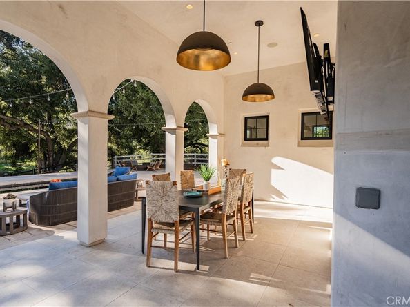 6451 Chesebro Road, Agoura Hills CA 91301