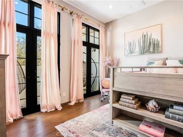 6451 Chesebro Road, Agoura Hills CA 91301