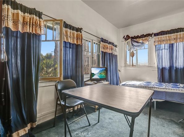 1470 W Adams Boulevard, Los Angeles CA 90007