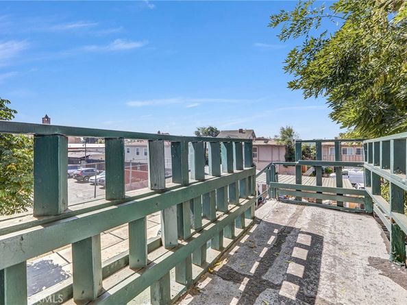 1470 W Adams Boulevard, Los Angeles CA 90007