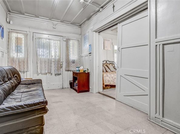 1470 W Adams Boulevard, Los Angeles CA 90007