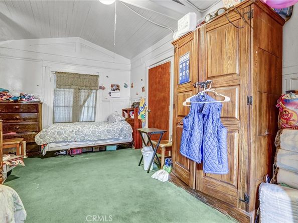 1470 W Adams Boulevard, Los Angeles CA 90007