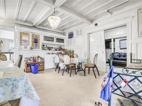 1470 W Adams Boulevard, Los Angeles CA 90007