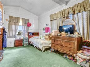 1470 W Adams Boulevard, Los Angeles CA 90007