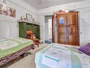 1470 W Adams Boulevard, Los Angeles CA 90007