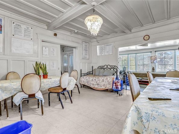 1470 W Adams Boulevard, Los Angeles CA 90007