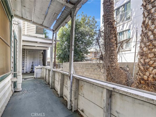 1470 W Adams Boulevard, Los Angeles CA 90007