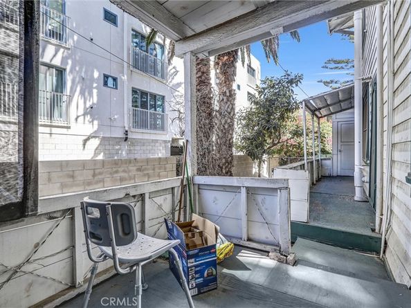 1470 W Adams Boulevard, Los Angeles CA 90007